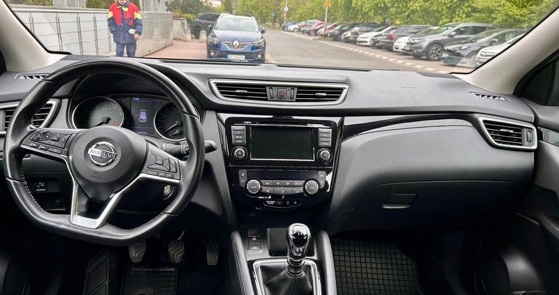 Nissan Qashqai cena 64993 przebieg: 126600, rok produkcji 2019 z Warszawa małe 46